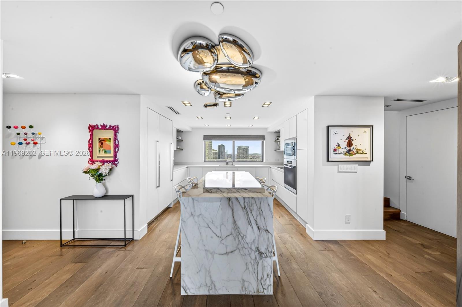 BLUE CONDO - Residential