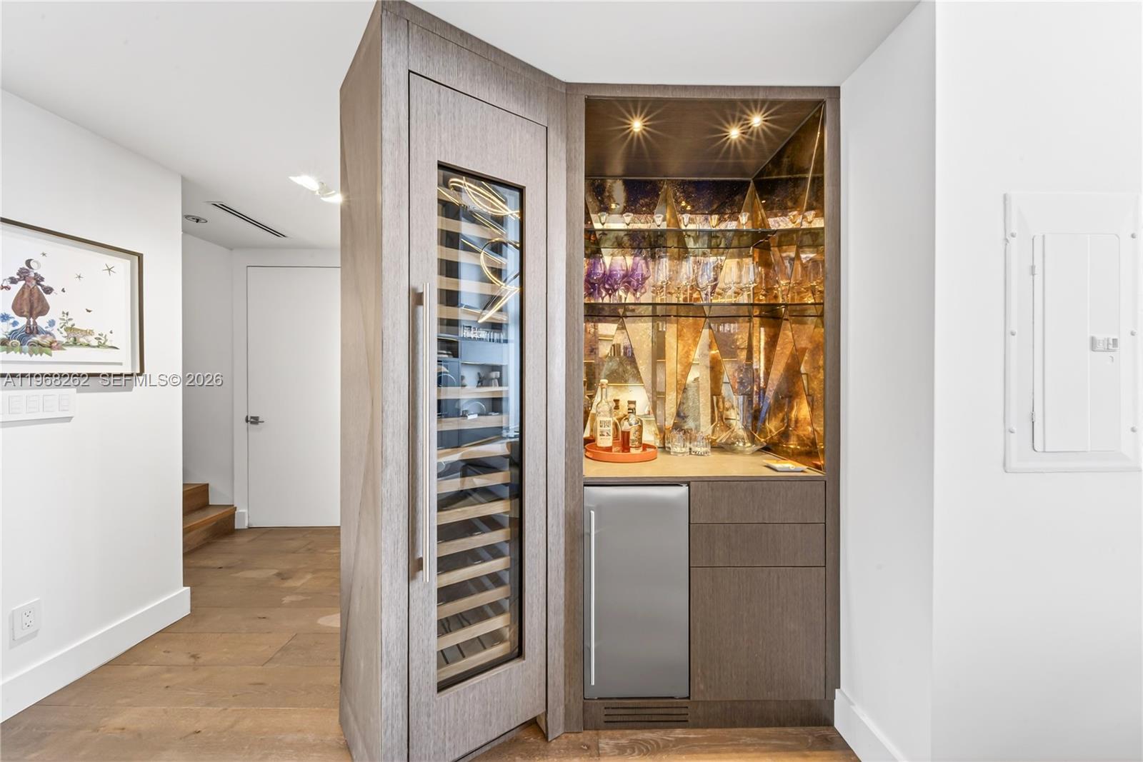 BLUE CONDO - Residential