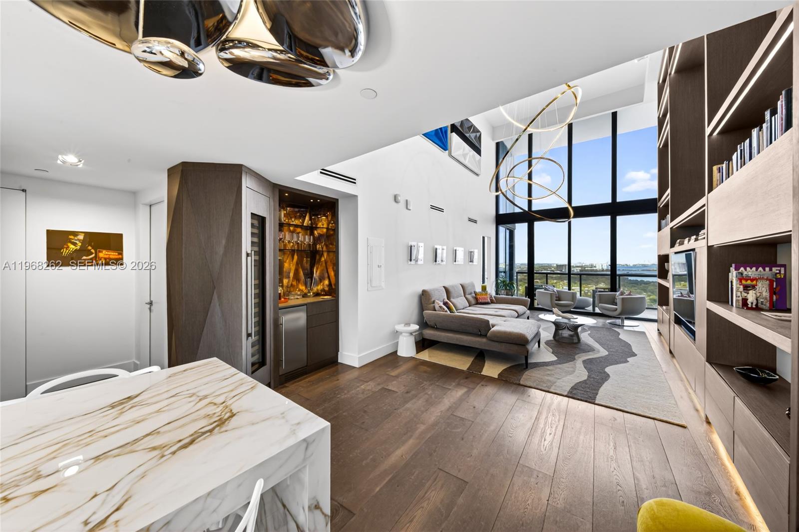 BLUE CONDO - Residential