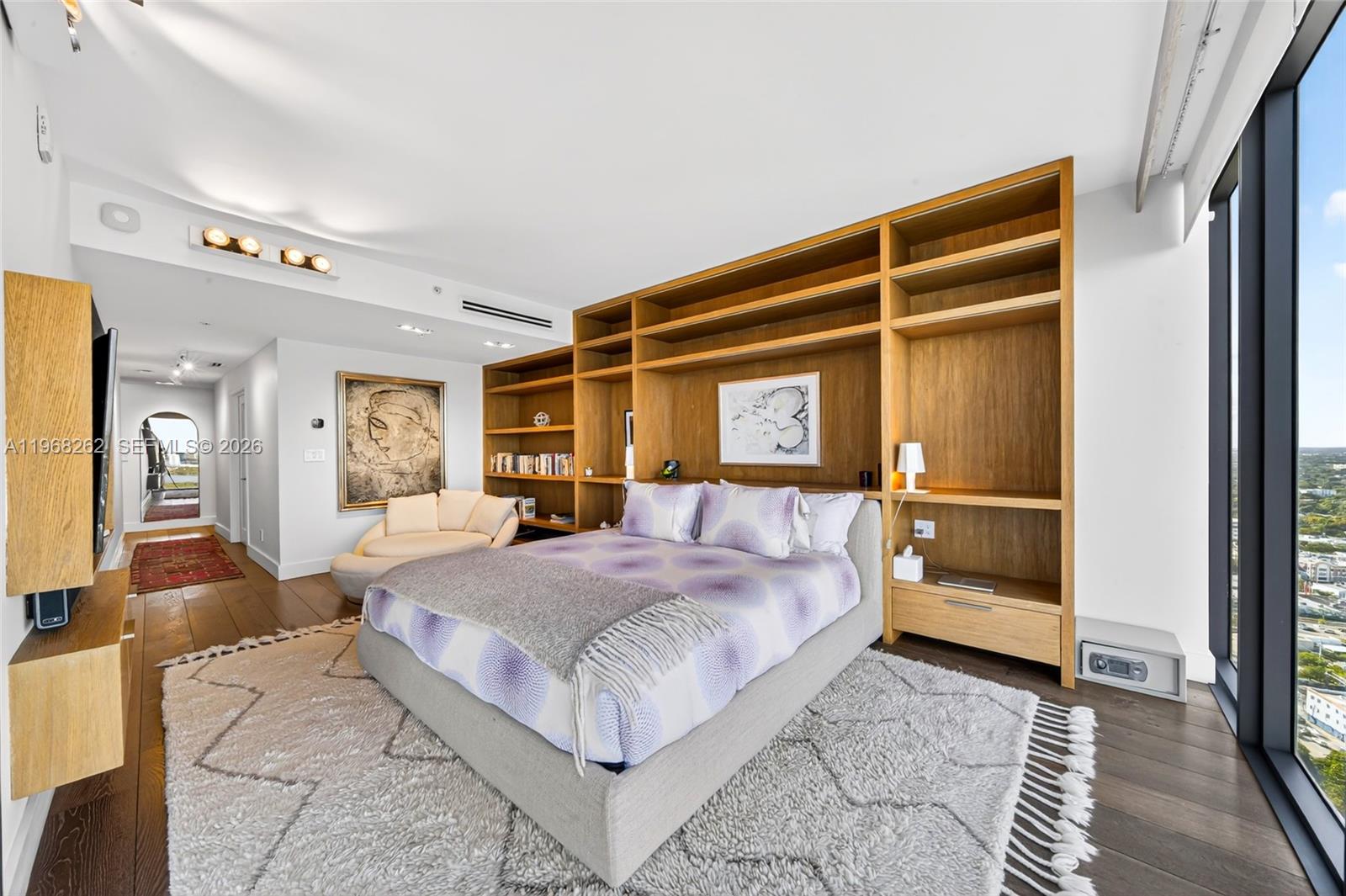 BLUE CONDO - Residential