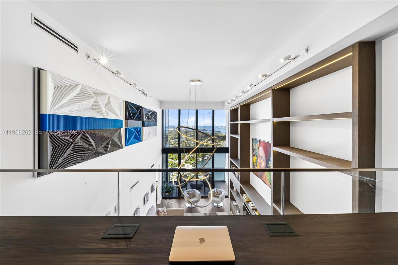 BLUE CONDO - Residential