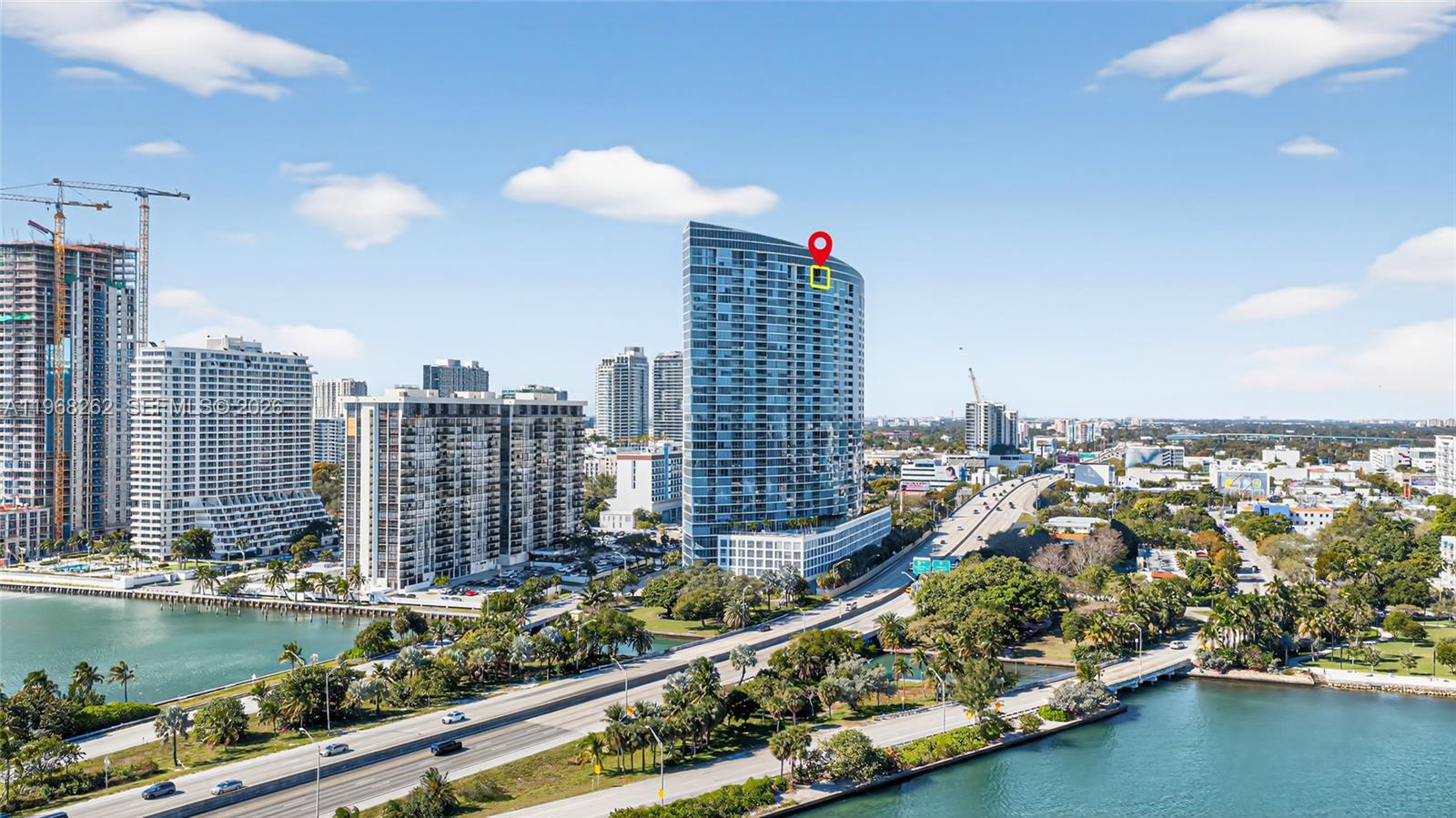 BLUE CONDO - Residential