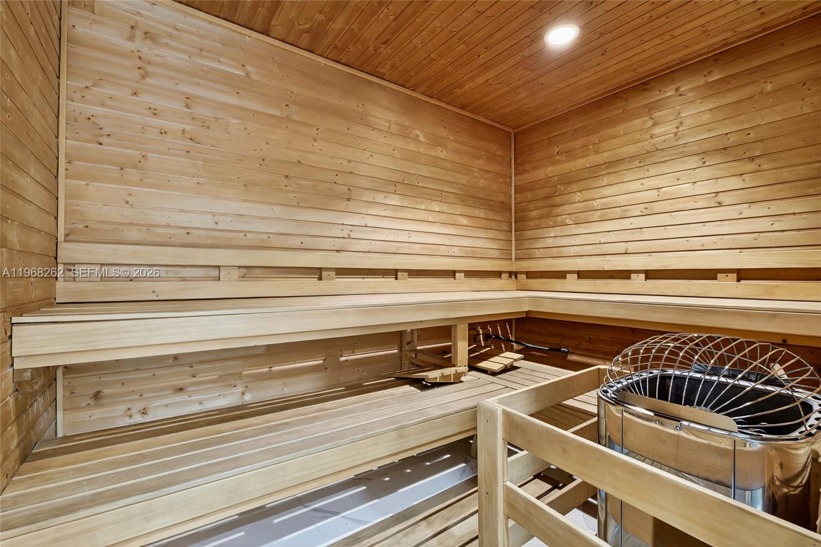 BLUE CONDO - Residential