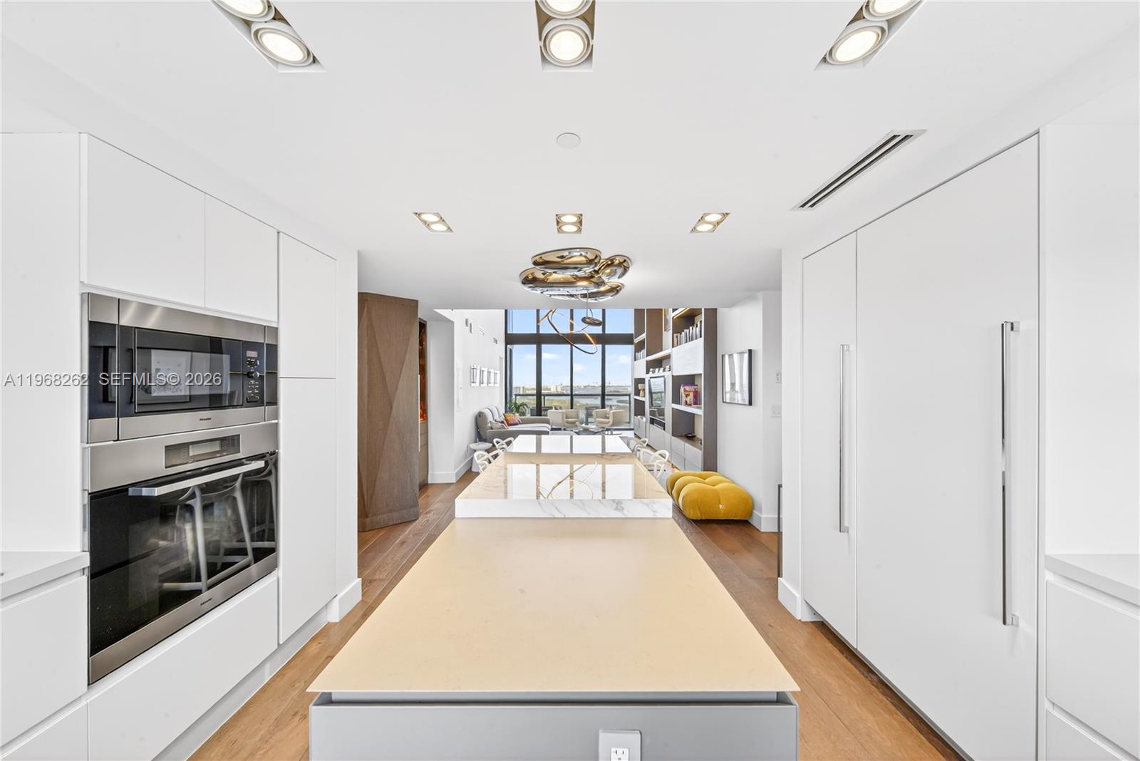 BLUE CONDO - Residential