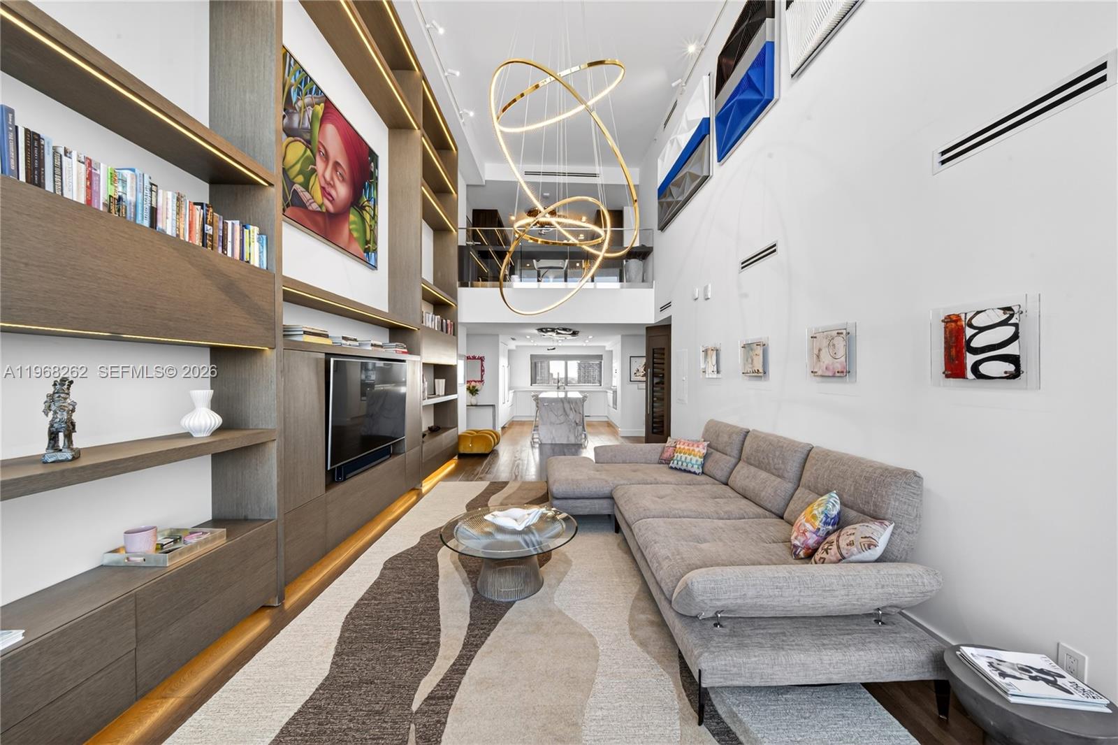 BLUE CONDO - Residential