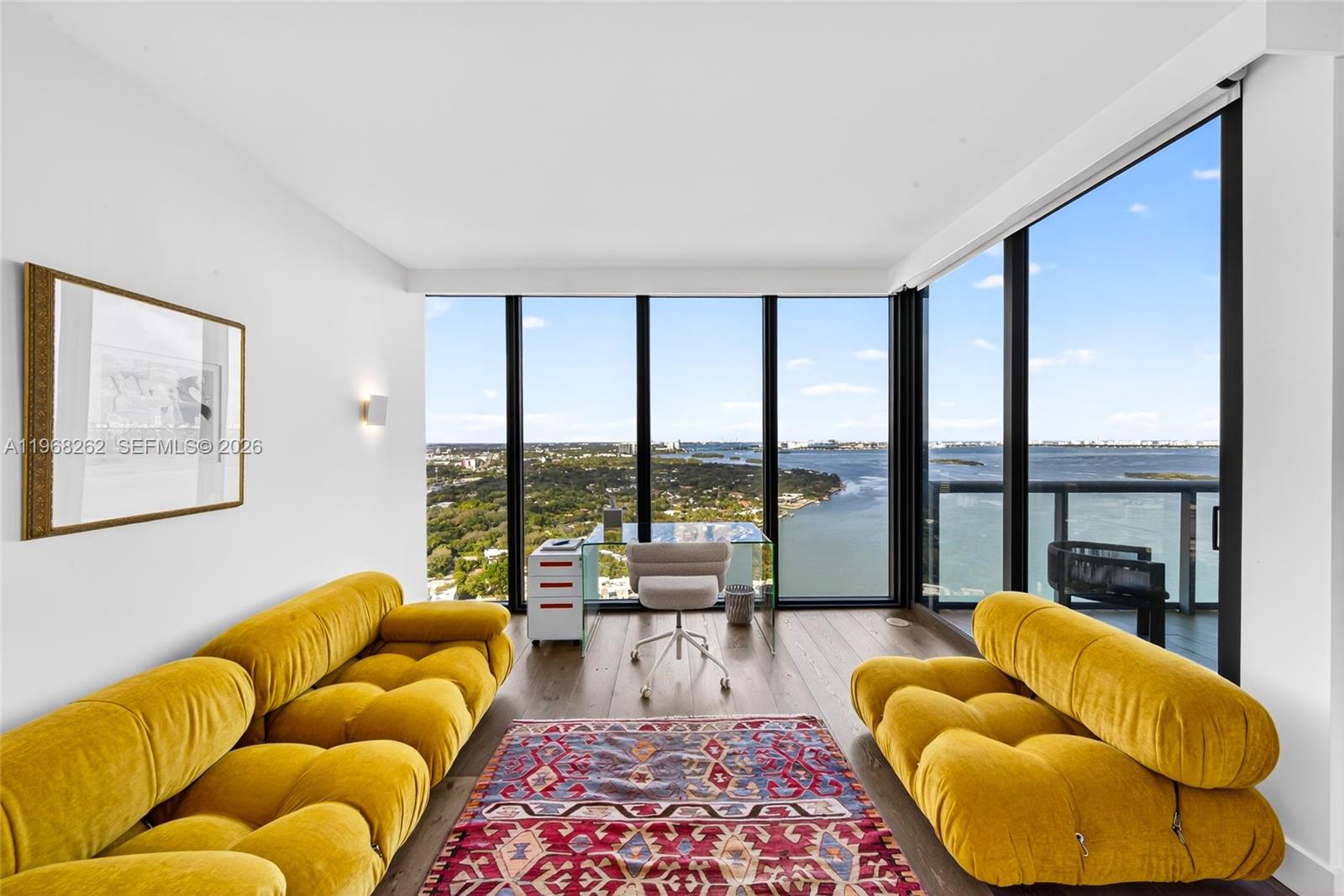 BLUE CONDO - Residential