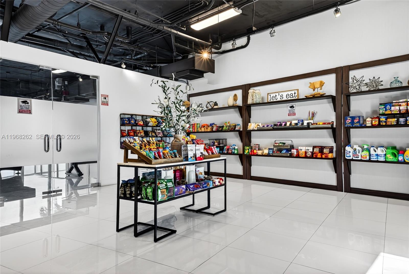 BLUE CONDO - Residential