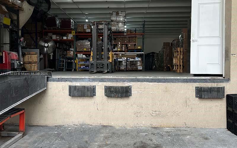 10200 NW 25th St 113