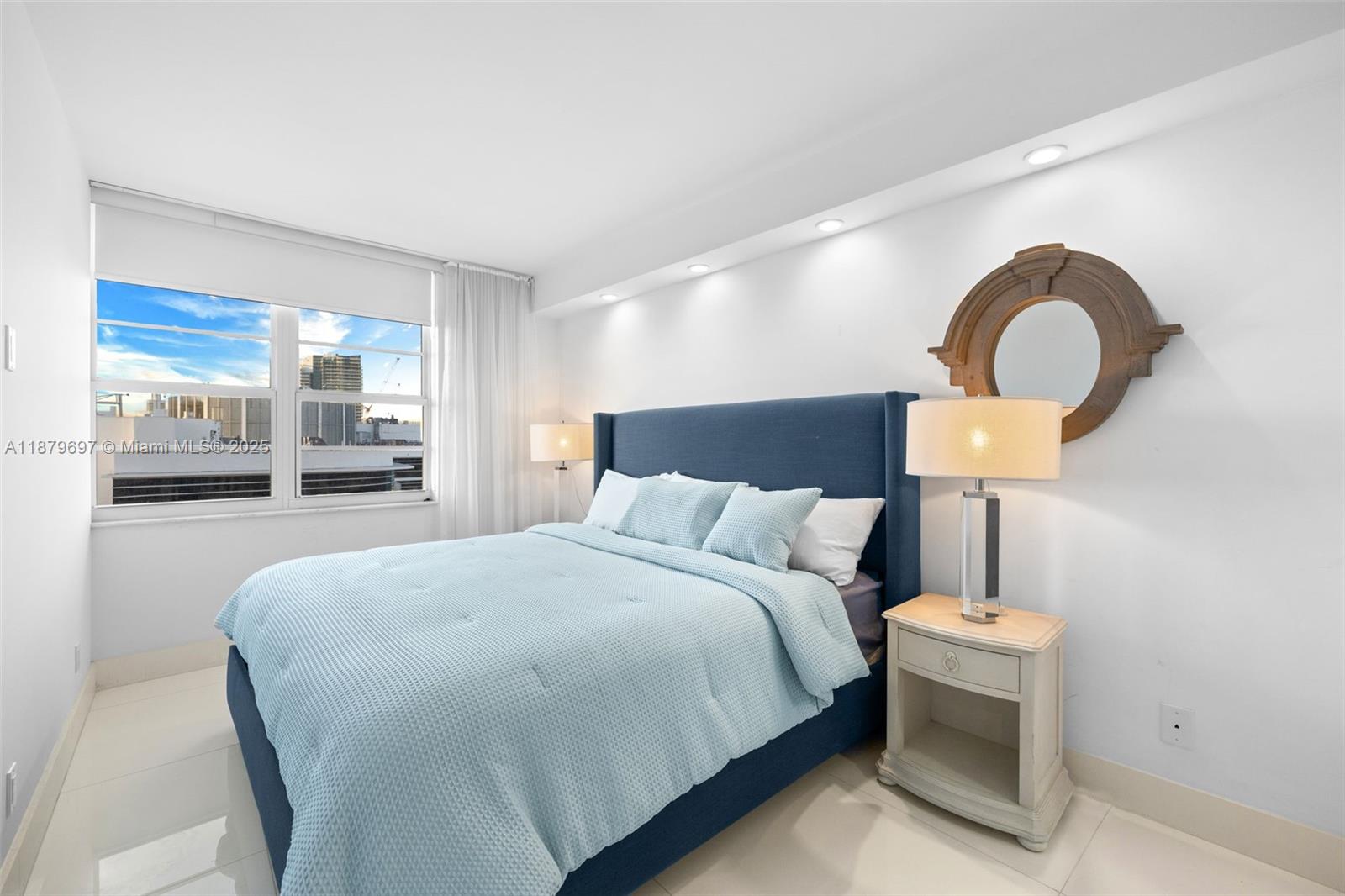 THE DECOPLAGE CONDO - Residential