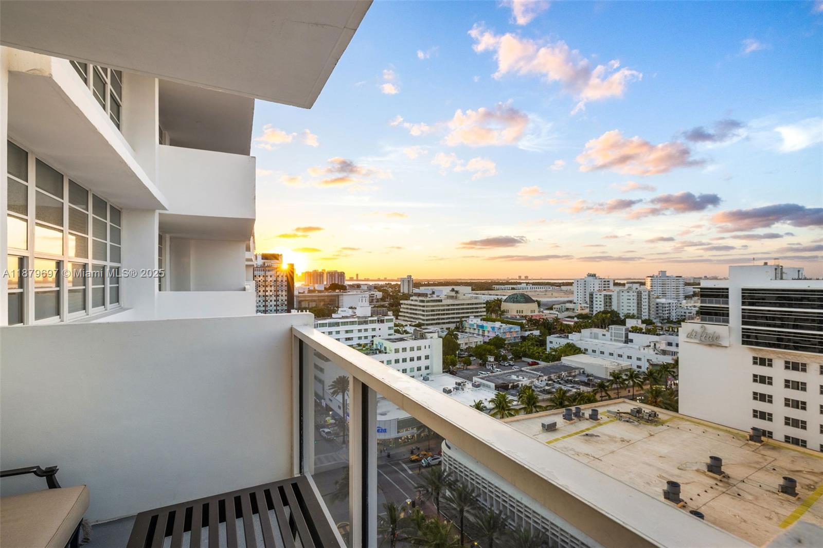 THE DECOPLAGE CONDO - Residential
