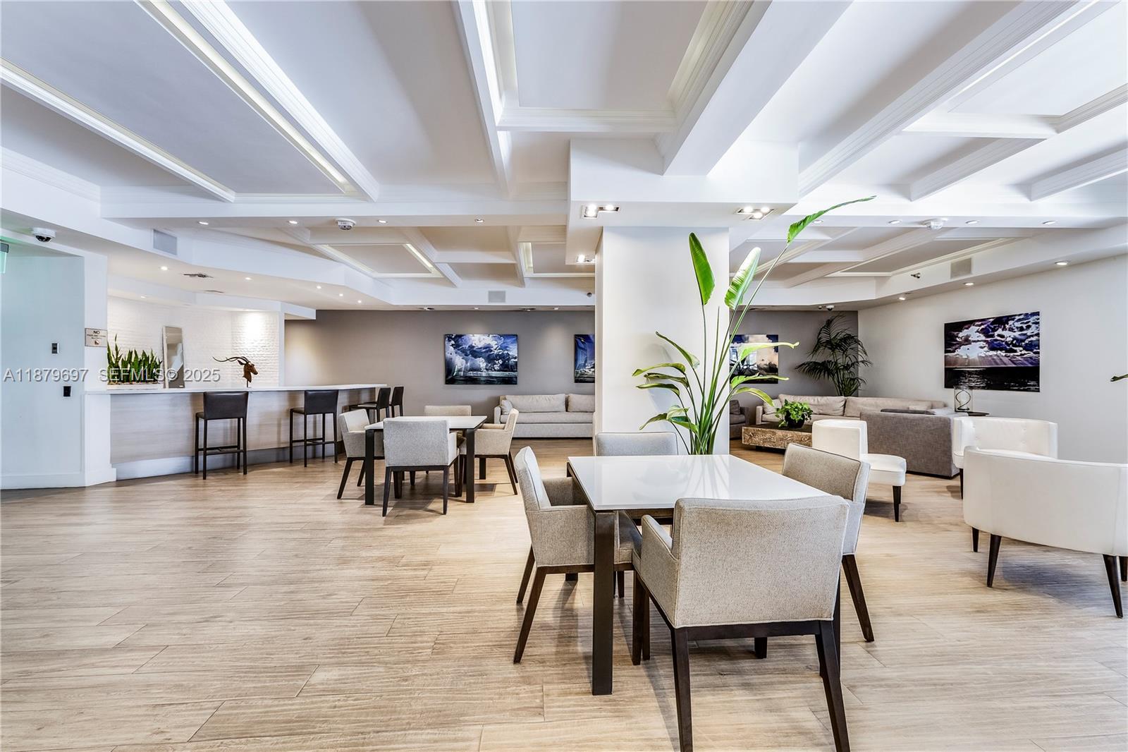 THE DECOPLAGE CONDO - Residential