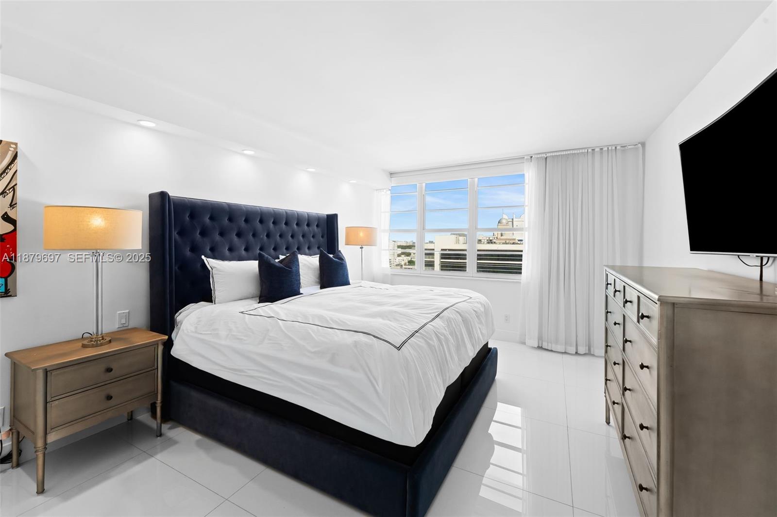 THE DECOPLAGE CONDO - Residential