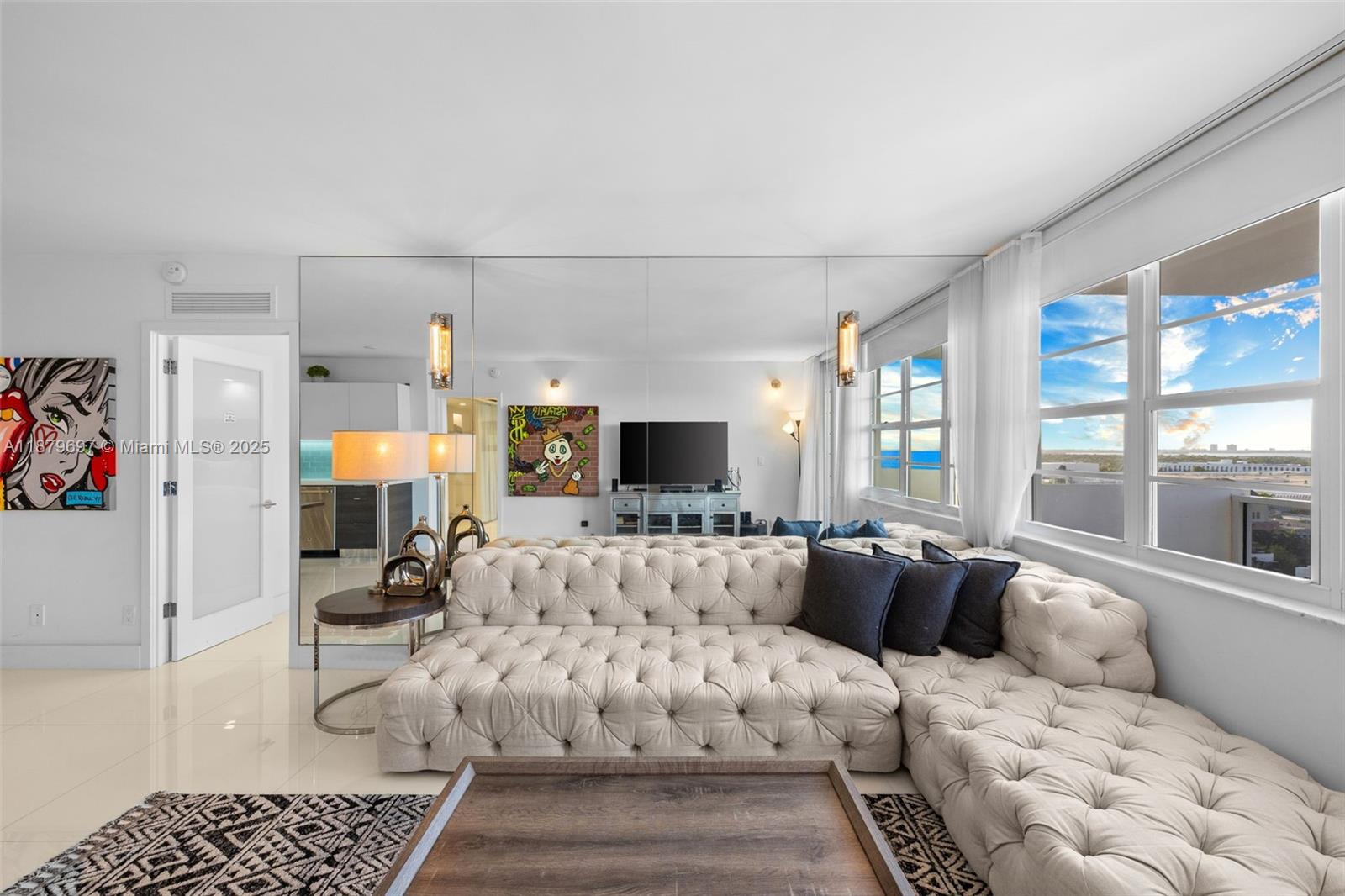 THE DECOPLAGE CONDO - Residential