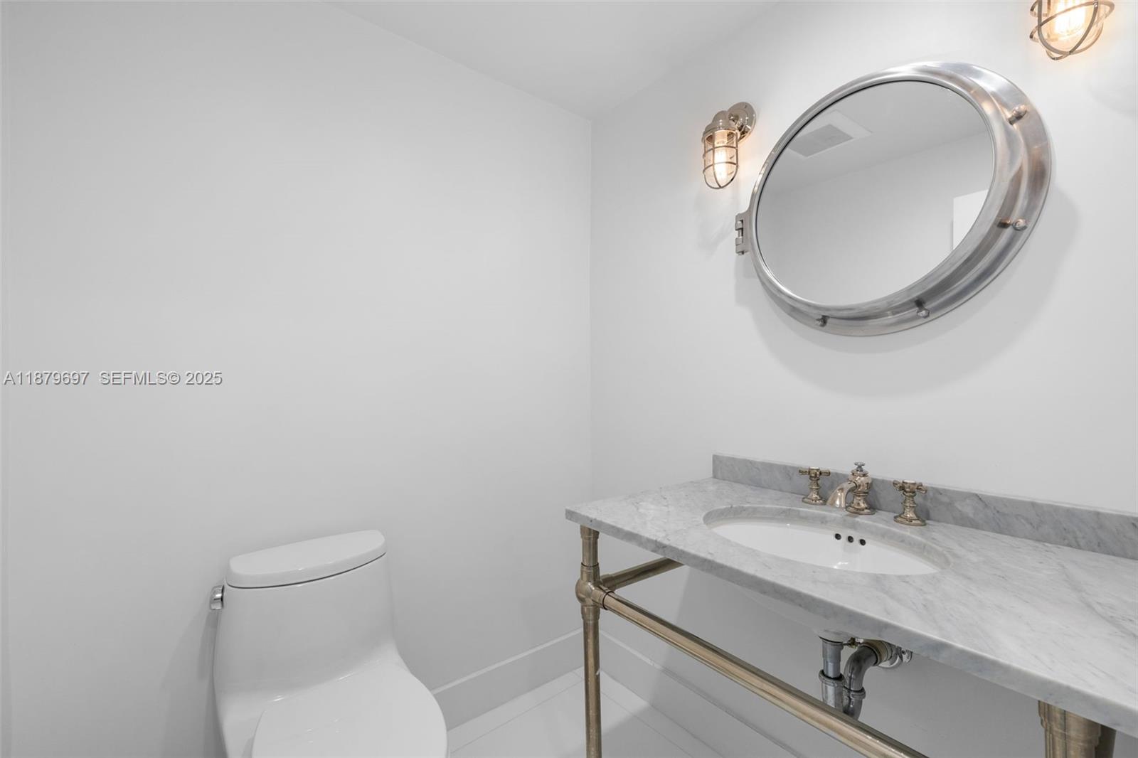 THE DECOPLAGE CONDO - Residential