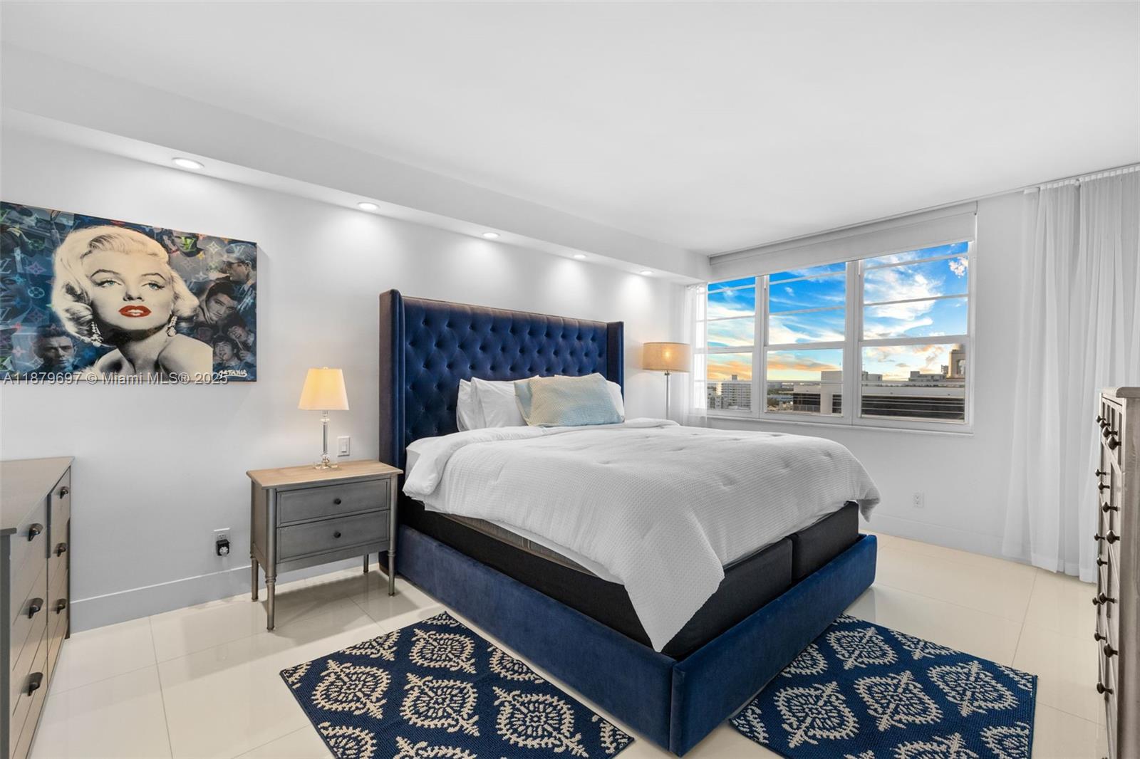 THE DECOPLAGE CONDO - Residential