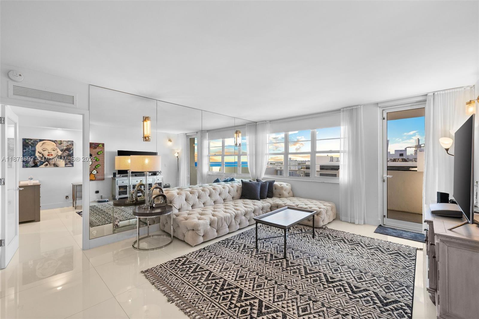 THE DECOPLAGE CONDO - Residential
