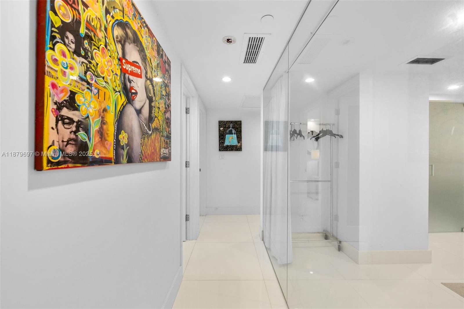 THE DECOPLAGE CONDO - Residential