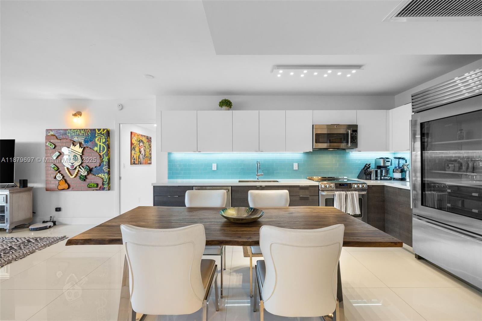 THE DECOPLAGE CONDO - Residential