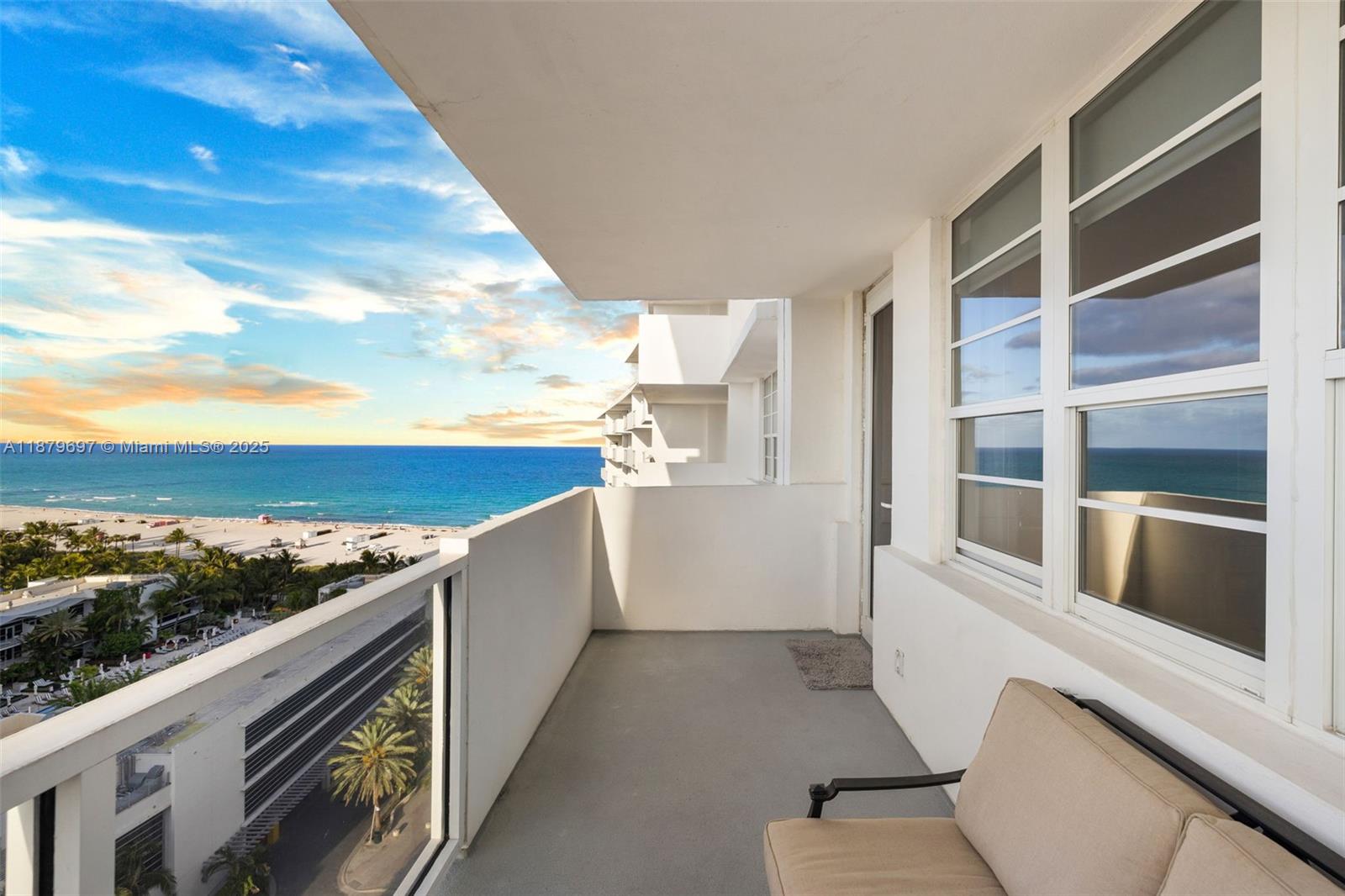 THE DECOPLAGE CONDO - Residential