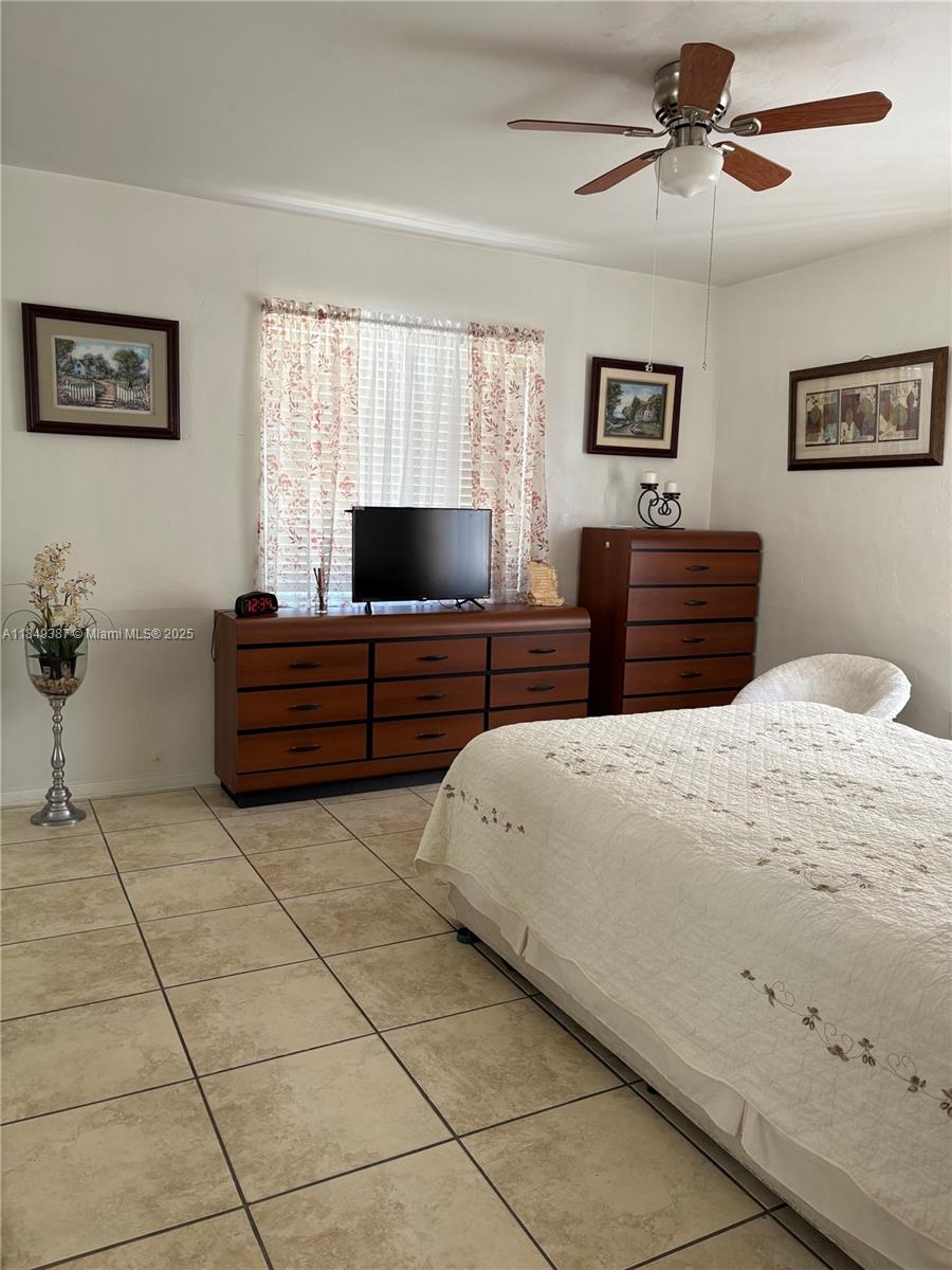 168 NW 39th St