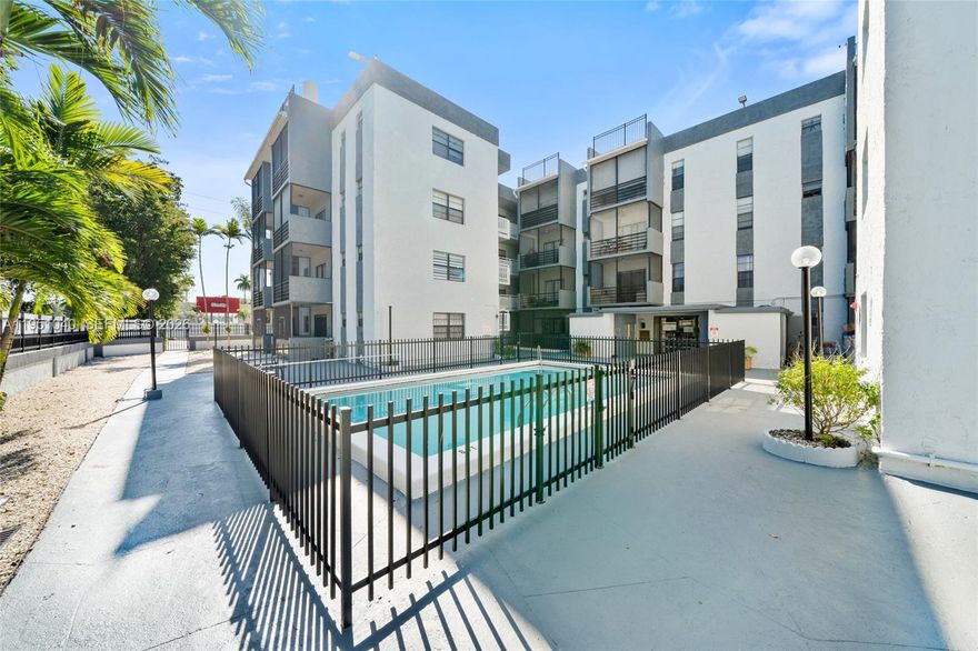 Beautiful 2-bedroom, 2-bath apartment located in North Miami with a low HOA, making it an excellent opportunity for homeowners and investors alike. Ideal for families, retirees, or anyone looking for a comfortable and convenient lifestyle.