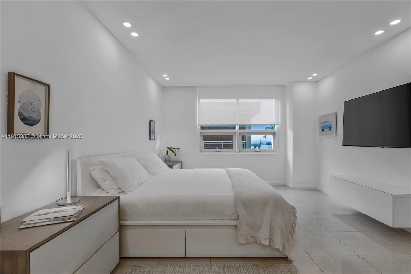 MIDBLOCK MIAMI CONDO - Residential