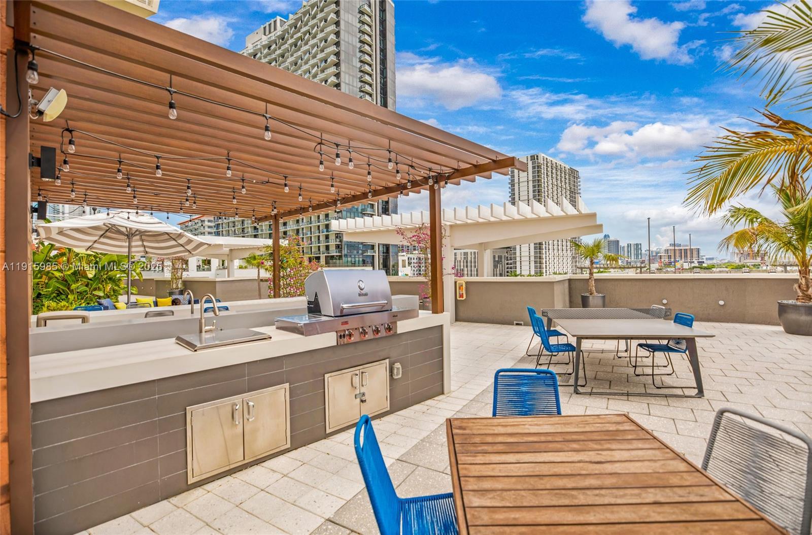 MIDBLOCK MIAMI CONDO - Residential