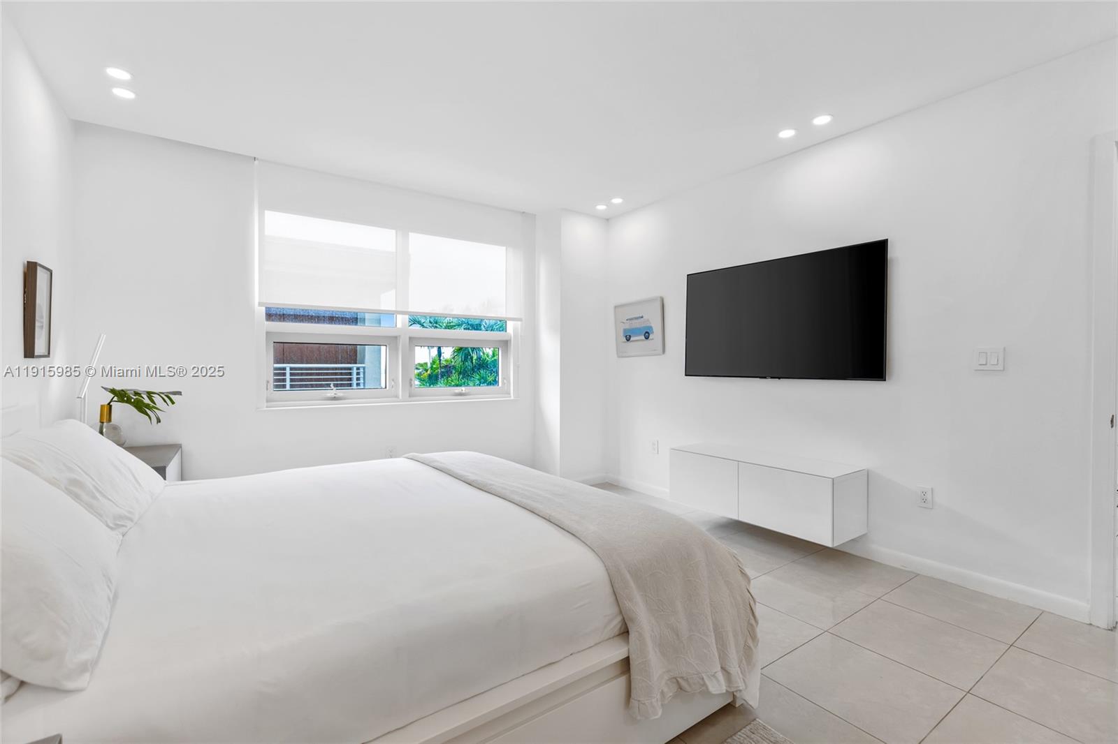 MIDBLOCK MIAMI CONDO - Residential