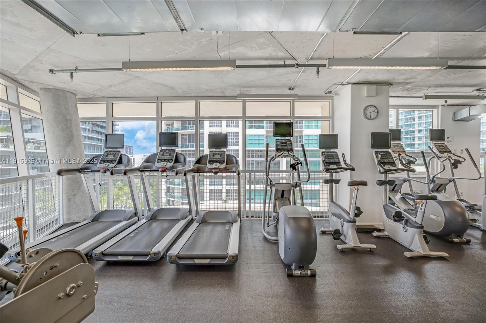 MIDBLOCK MIAMI CONDO - Residential