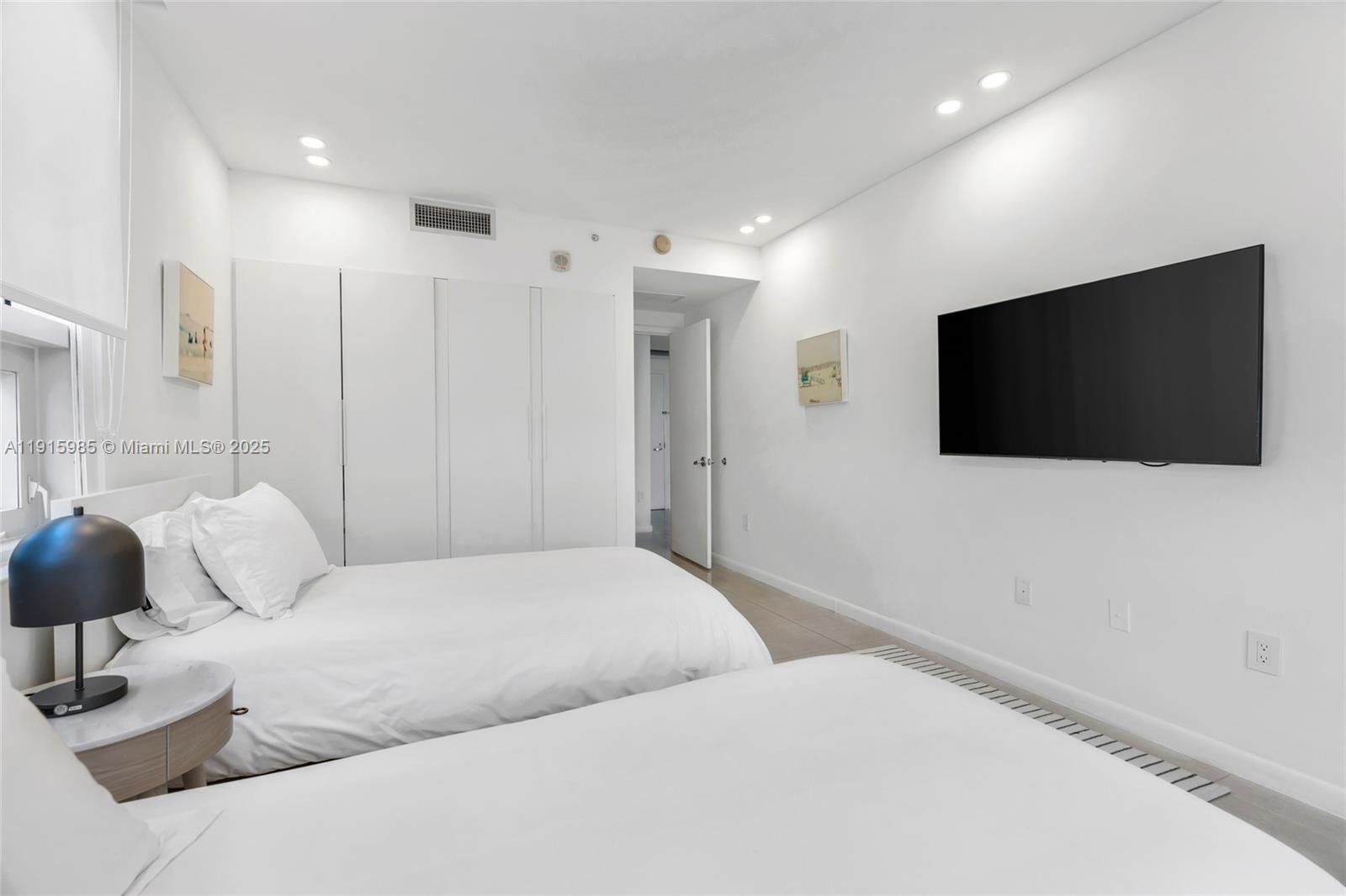 MIDBLOCK MIAMI CONDO - Residential