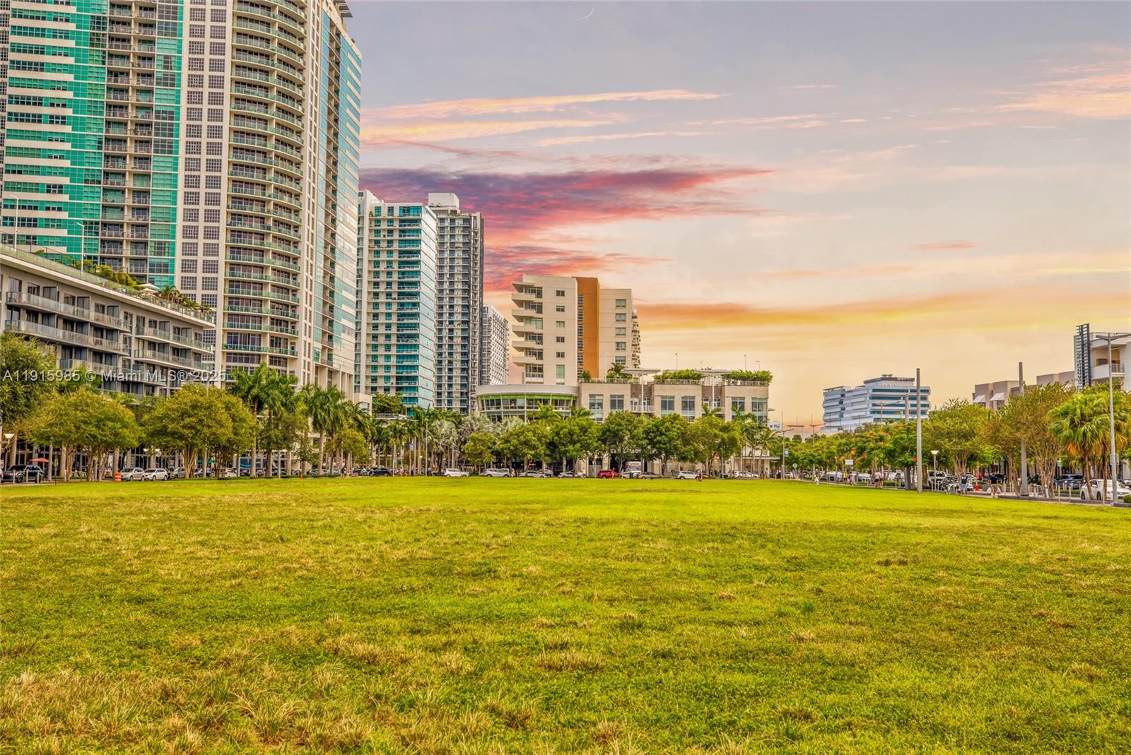 MIDBLOCK MIAMI CONDO - Residential