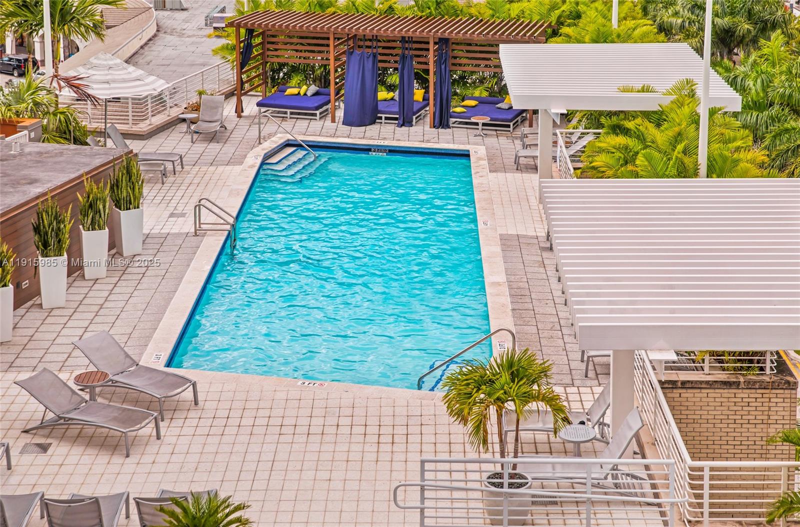 MIDBLOCK MIAMI CONDO - Residential