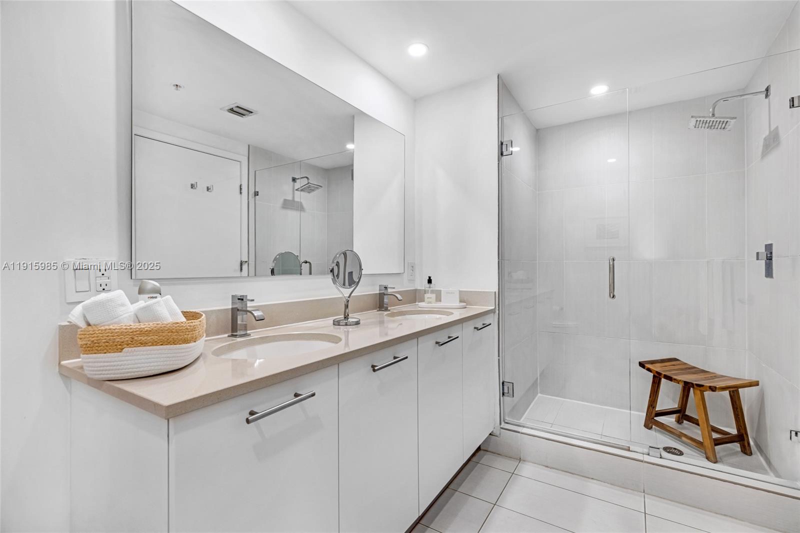 MIDBLOCK MIAMI CONDO - Residential