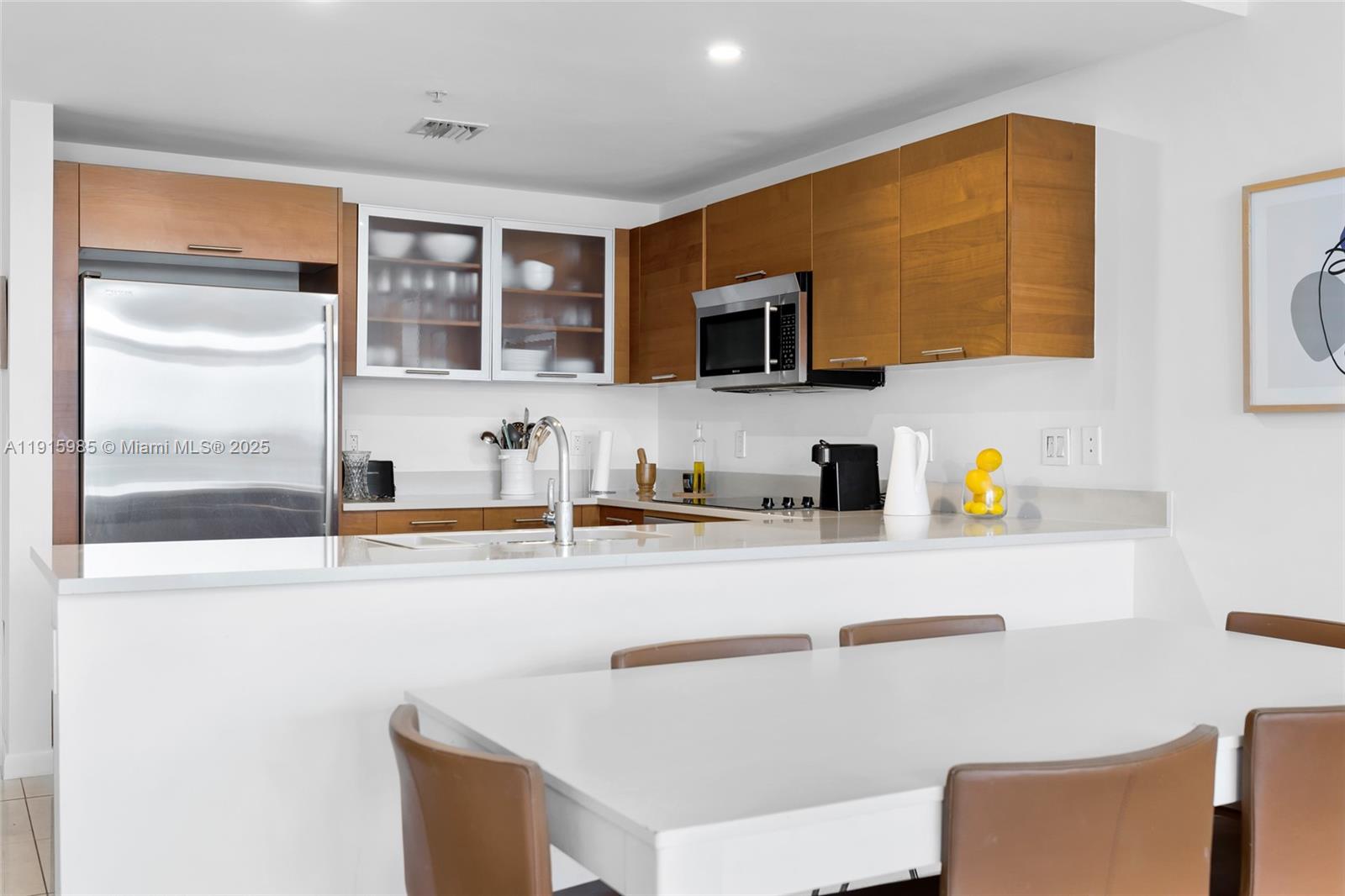 MIDBLOCK MIAMI CONDO - Residential