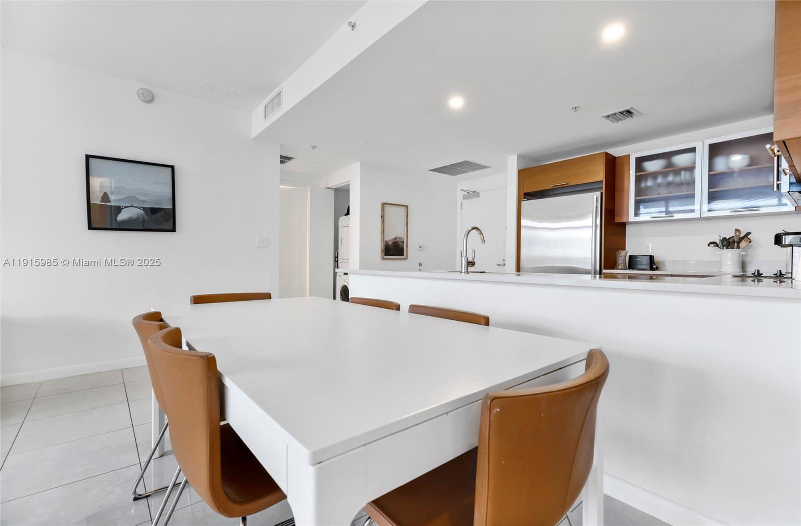 MIDBLOCK MIAMI CONDO - Residential