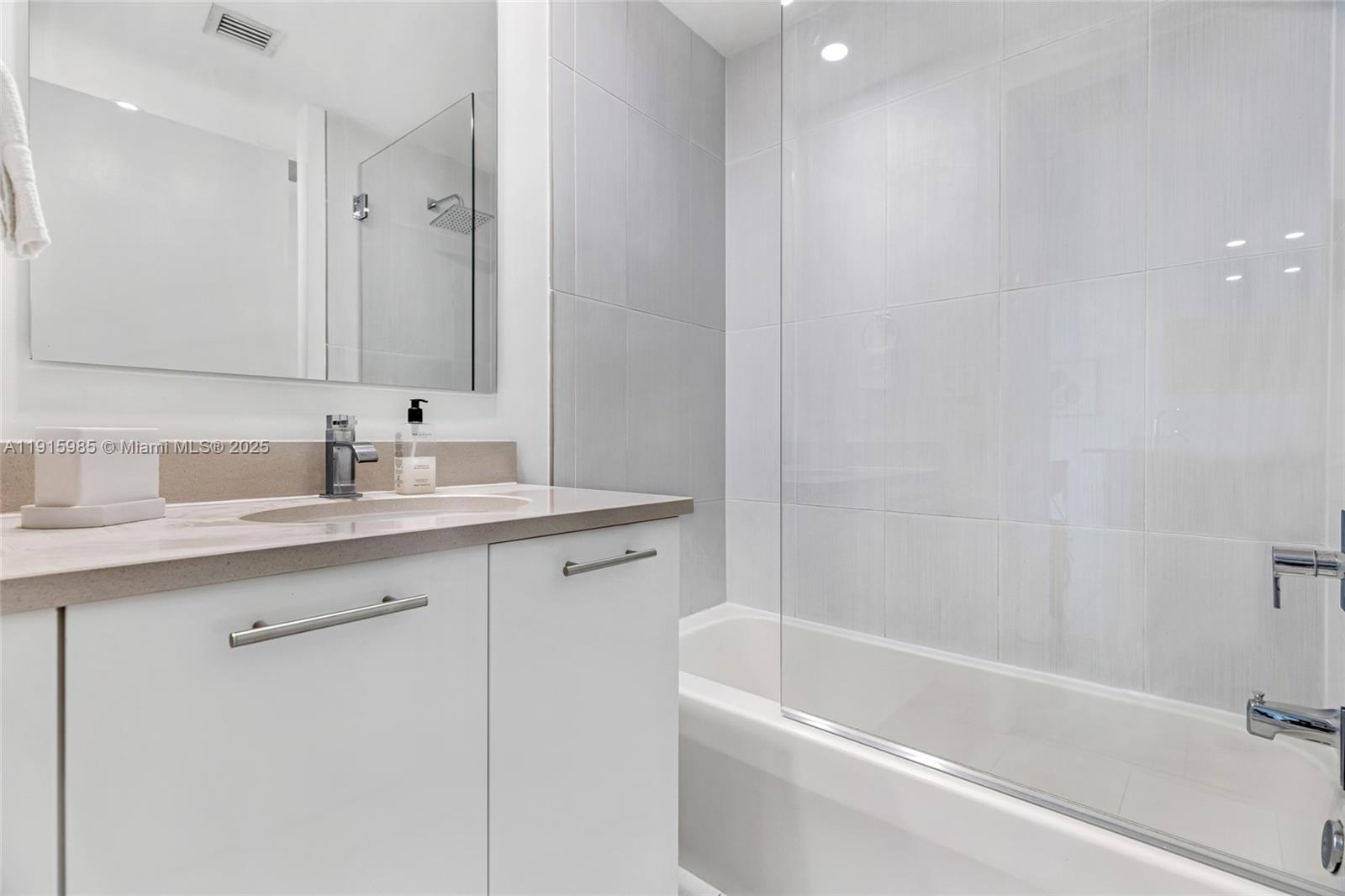 MIDBLOCK MIAMI CONDO - Residential