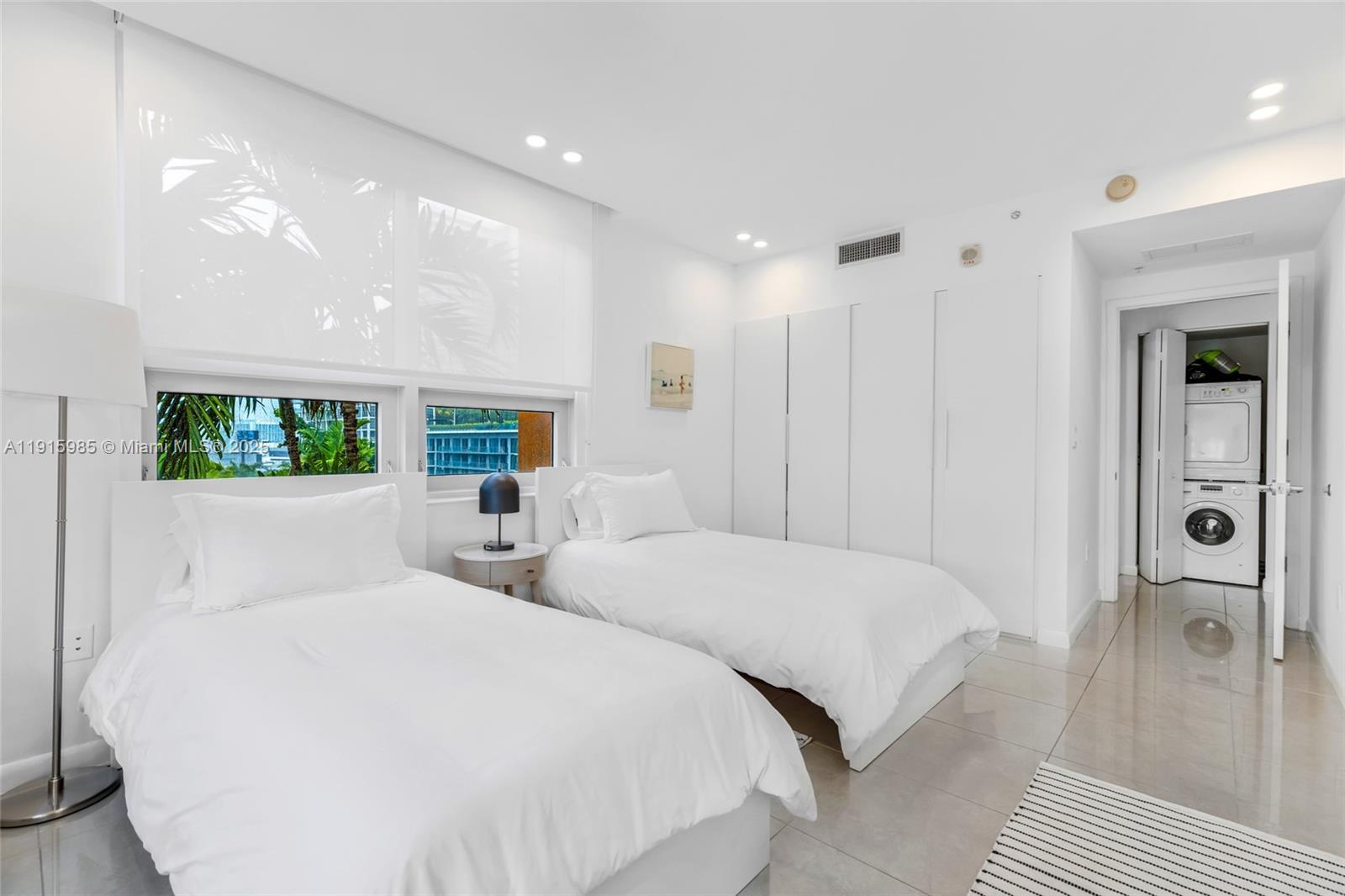 MIDBLOCK MIAMI CONDO - Residential