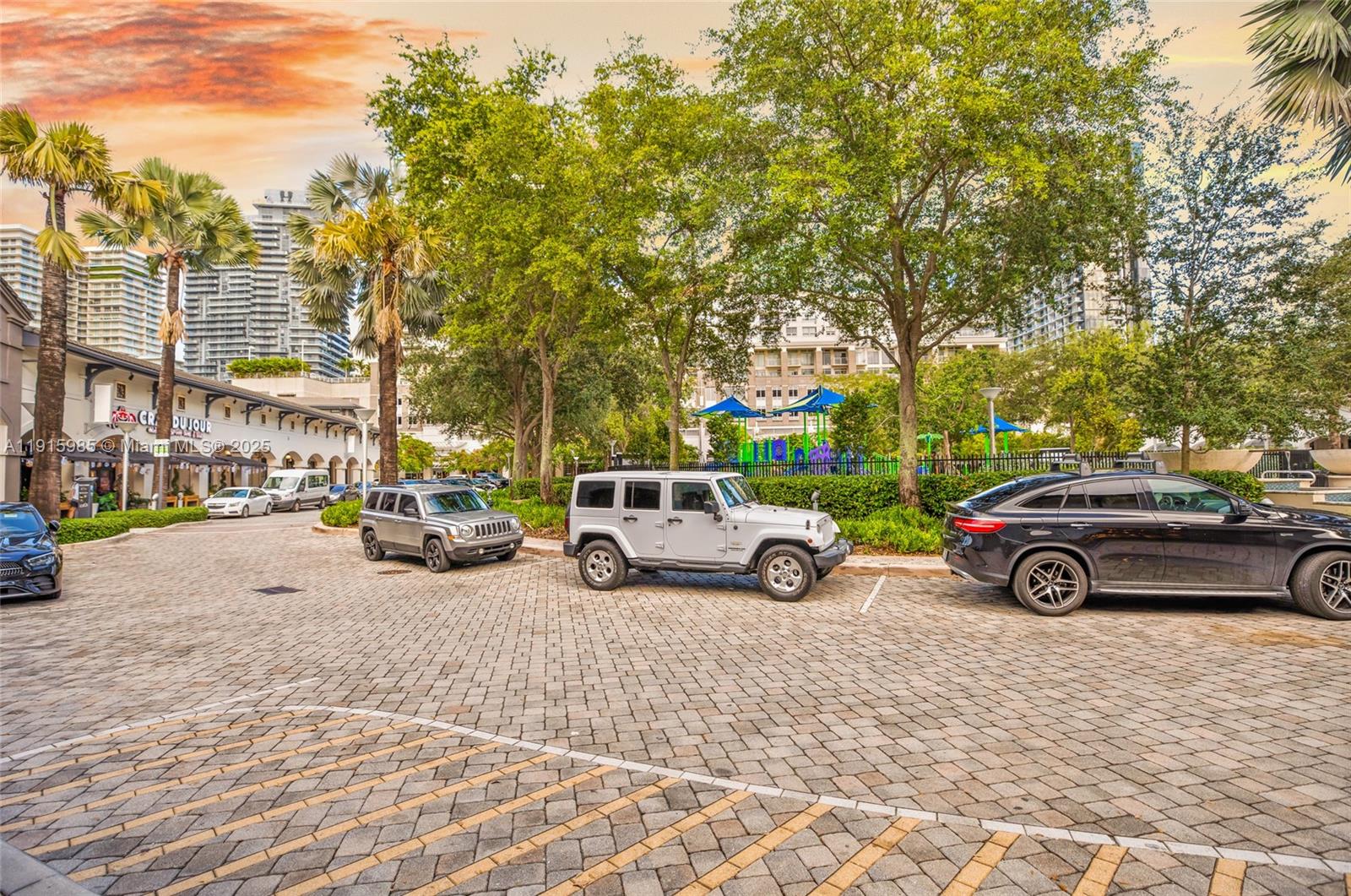 MIDBLOCK MIAMI CONDO - Residential