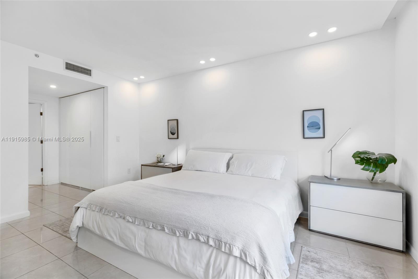 MIDBLOCK MIAMI CONDO - Residential