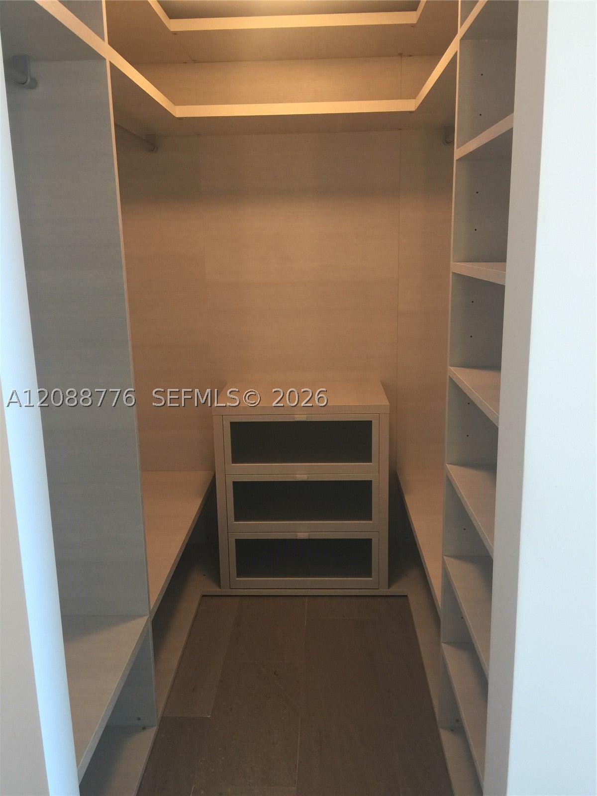 68 SE 6th St 3405