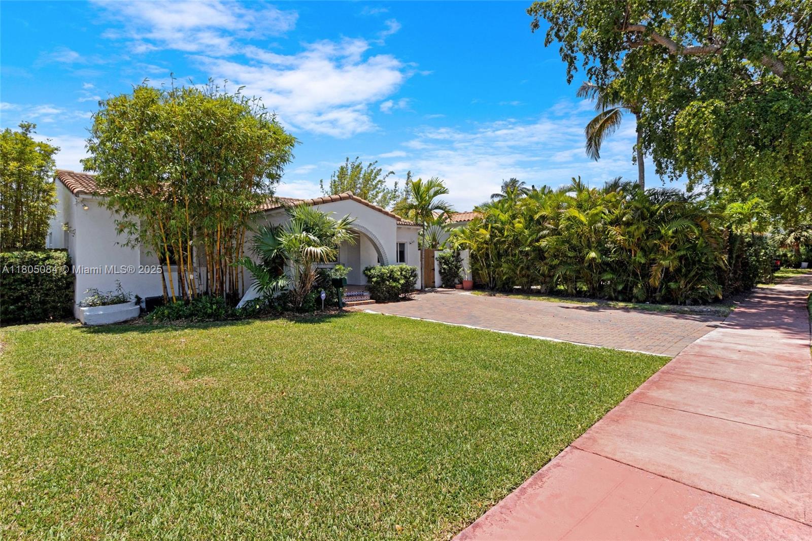 1558 Normandy Dr