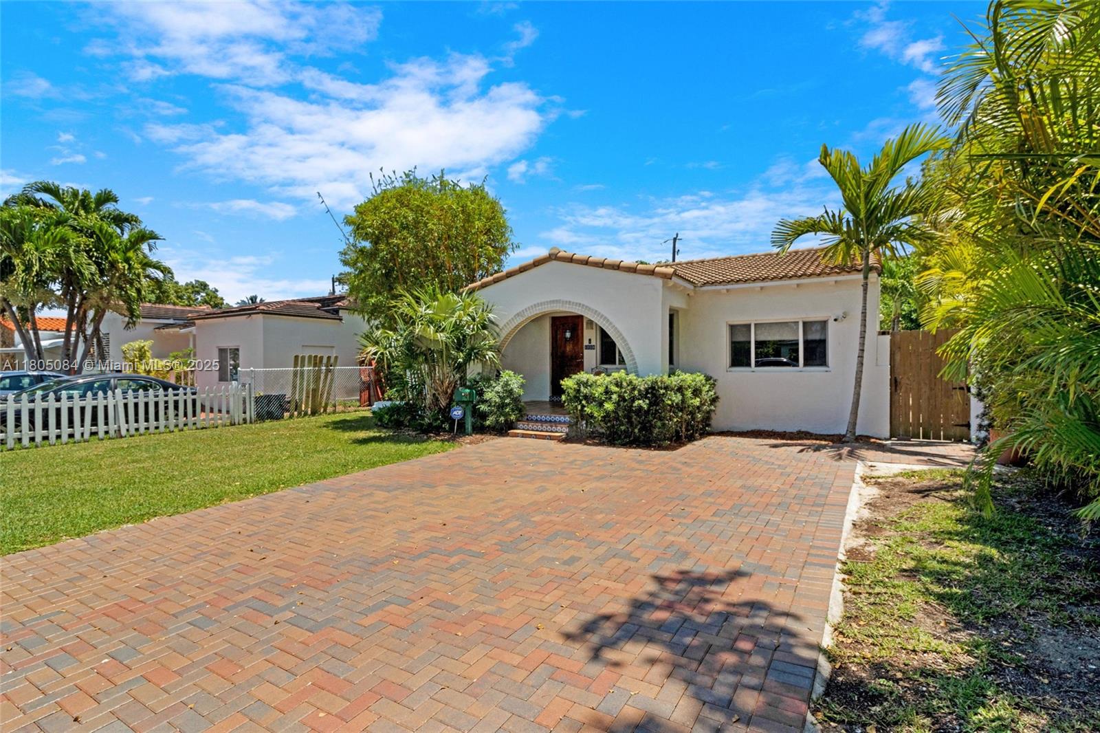 1558 Normandy Dr