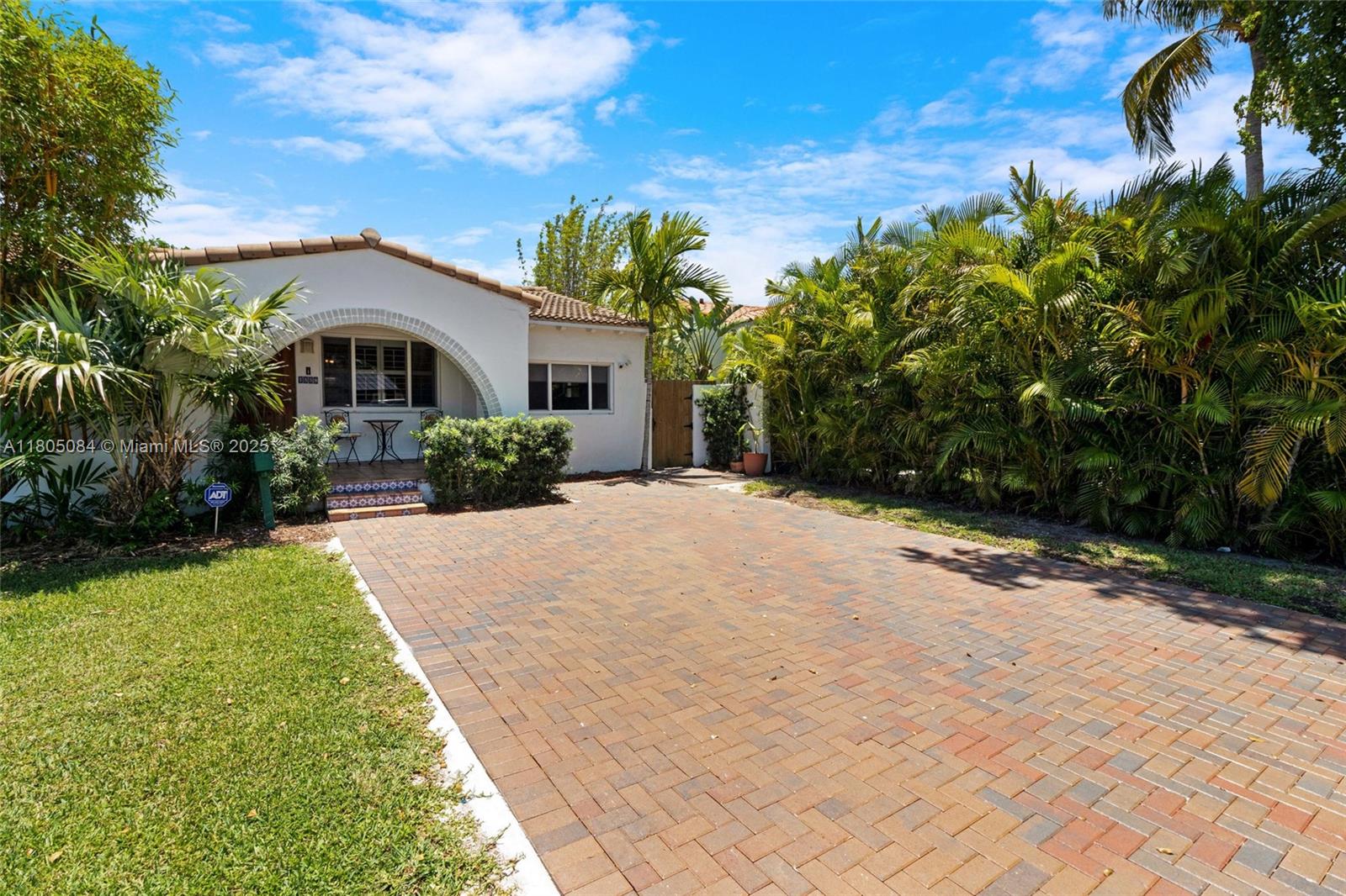 1558 Normandy Dr