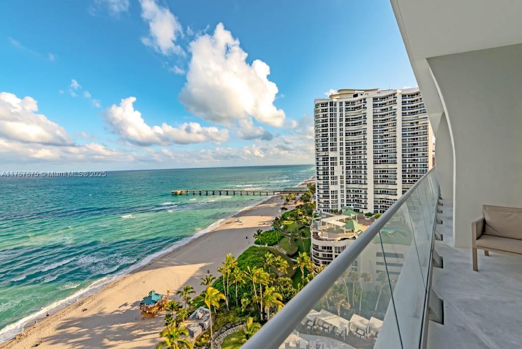 16901 Collins Ave 1404