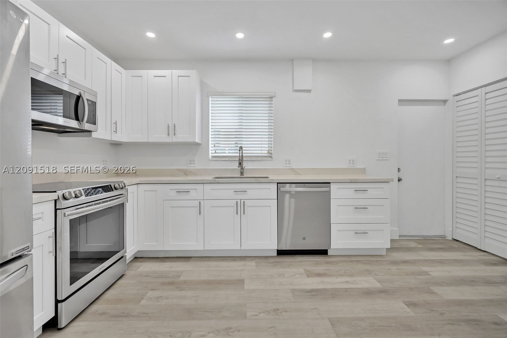 1401 NE 152nd St