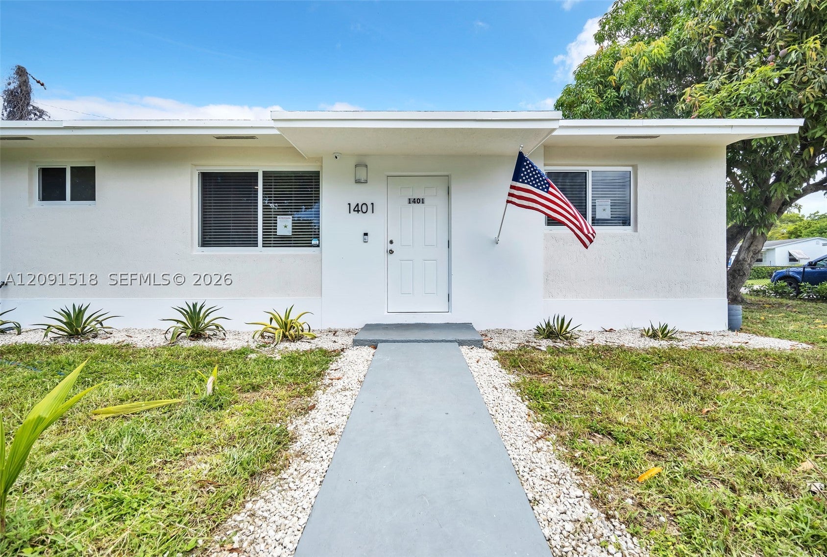 1401 NE 152nd St