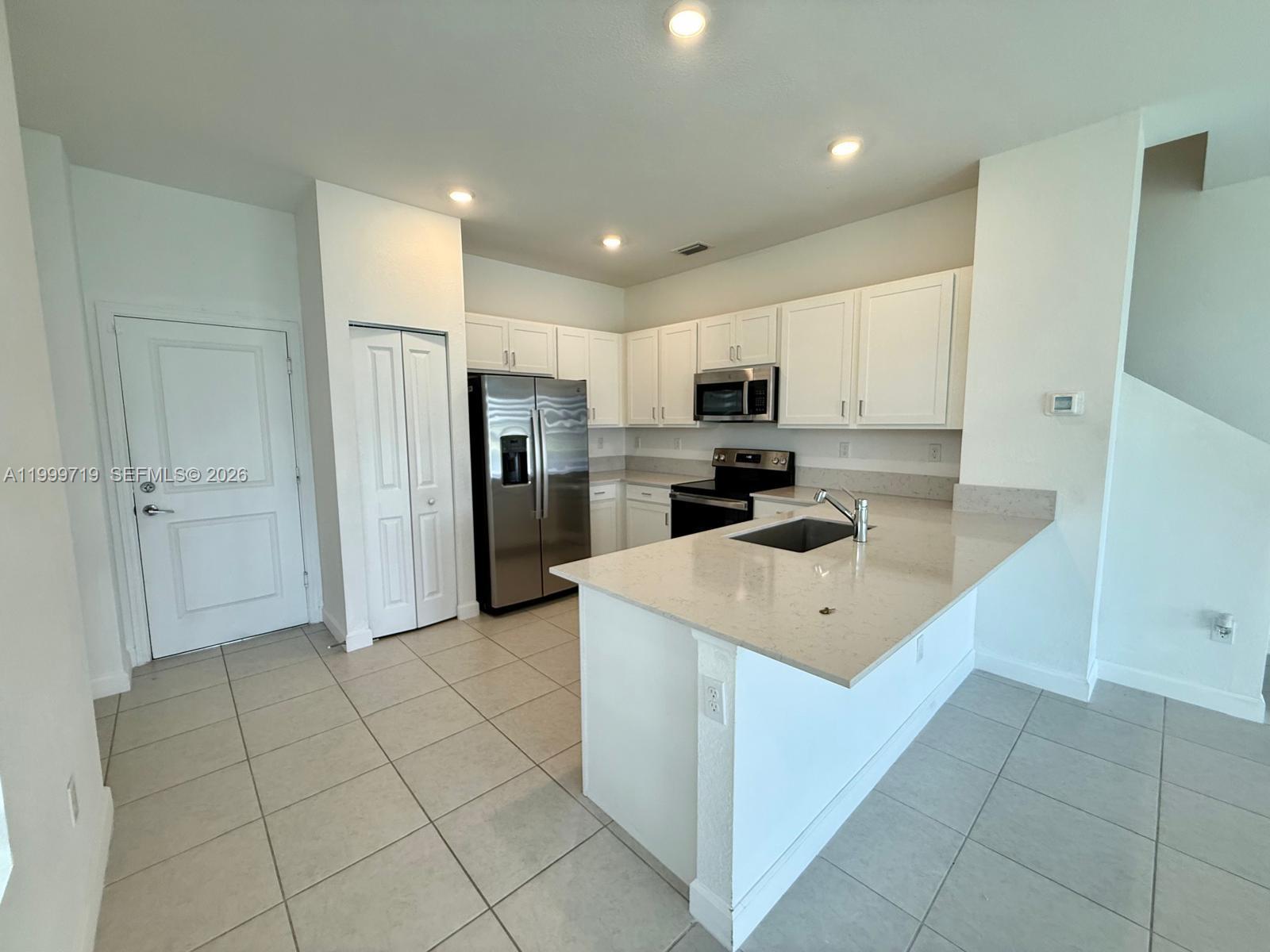 LAKESHORE AT THE FOUNTAIN - Residential Lease