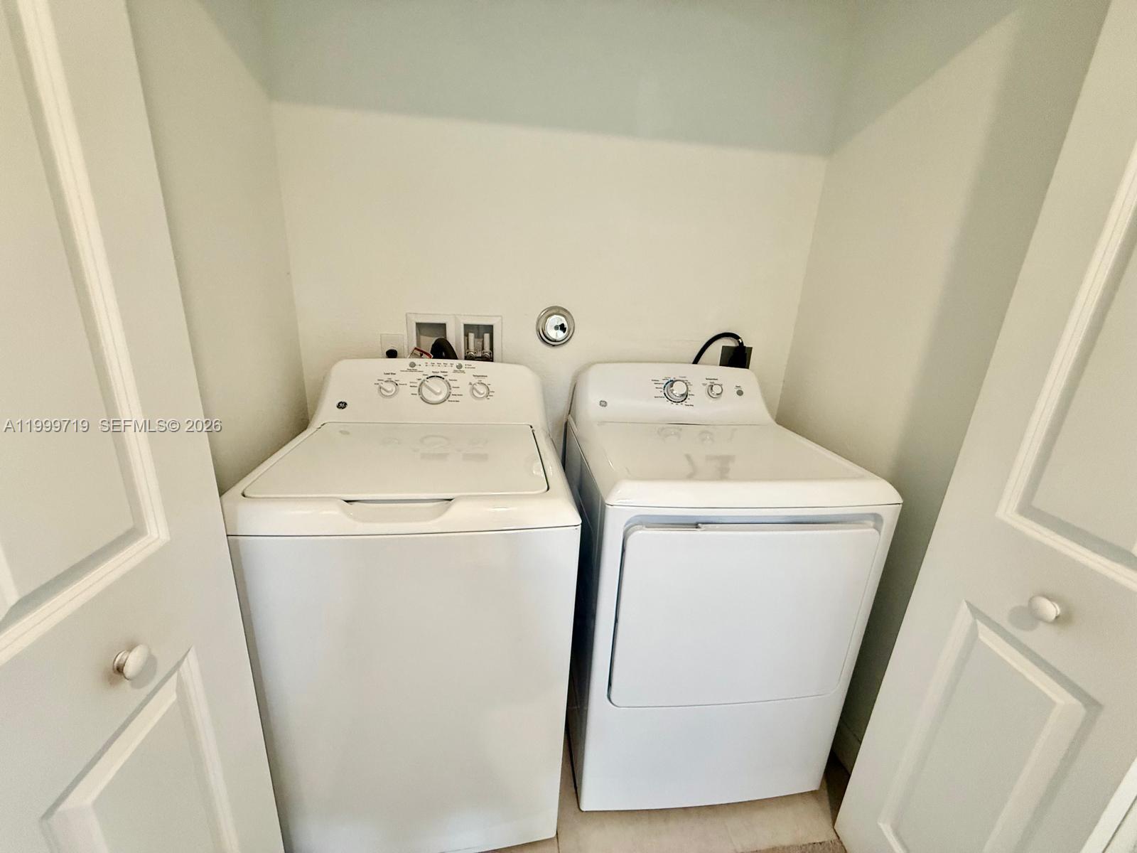 LAKESHORE AT THE FOUNTAIN - Residential Lease