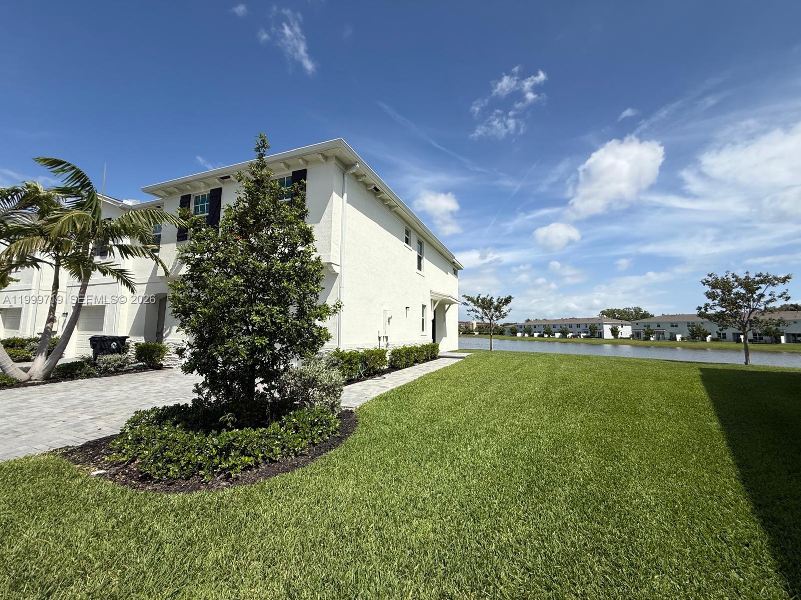 LAKESHORE AT THE FOUNTAIN - Residential Lease