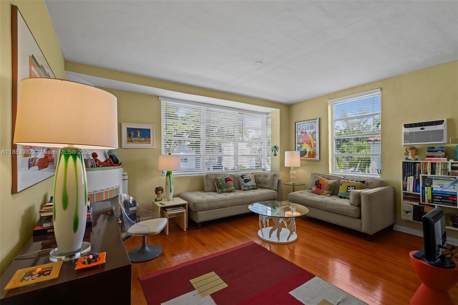 1525 Meridian Ave 202